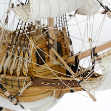 Load image into Gallery viewer, D'Halve Maen or Half Moon - 1:50 scale