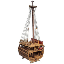 Load image into Gallery viewer, 17th-century Pinas Cross-Section - 1:50 Scale