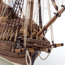 Load image into Gallery viewer, Willem Barentsz's Expedition Ship - 1:50 scale