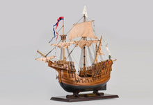 Load image into Gallery viewer, 16th Century Carrack - 1:59 scale