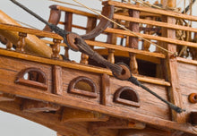 Load image into Gallery viewer, 16th Century Carrack - 1:59 scale
