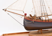 Load image into Gallery viewer, Bracera - 1:32 scale